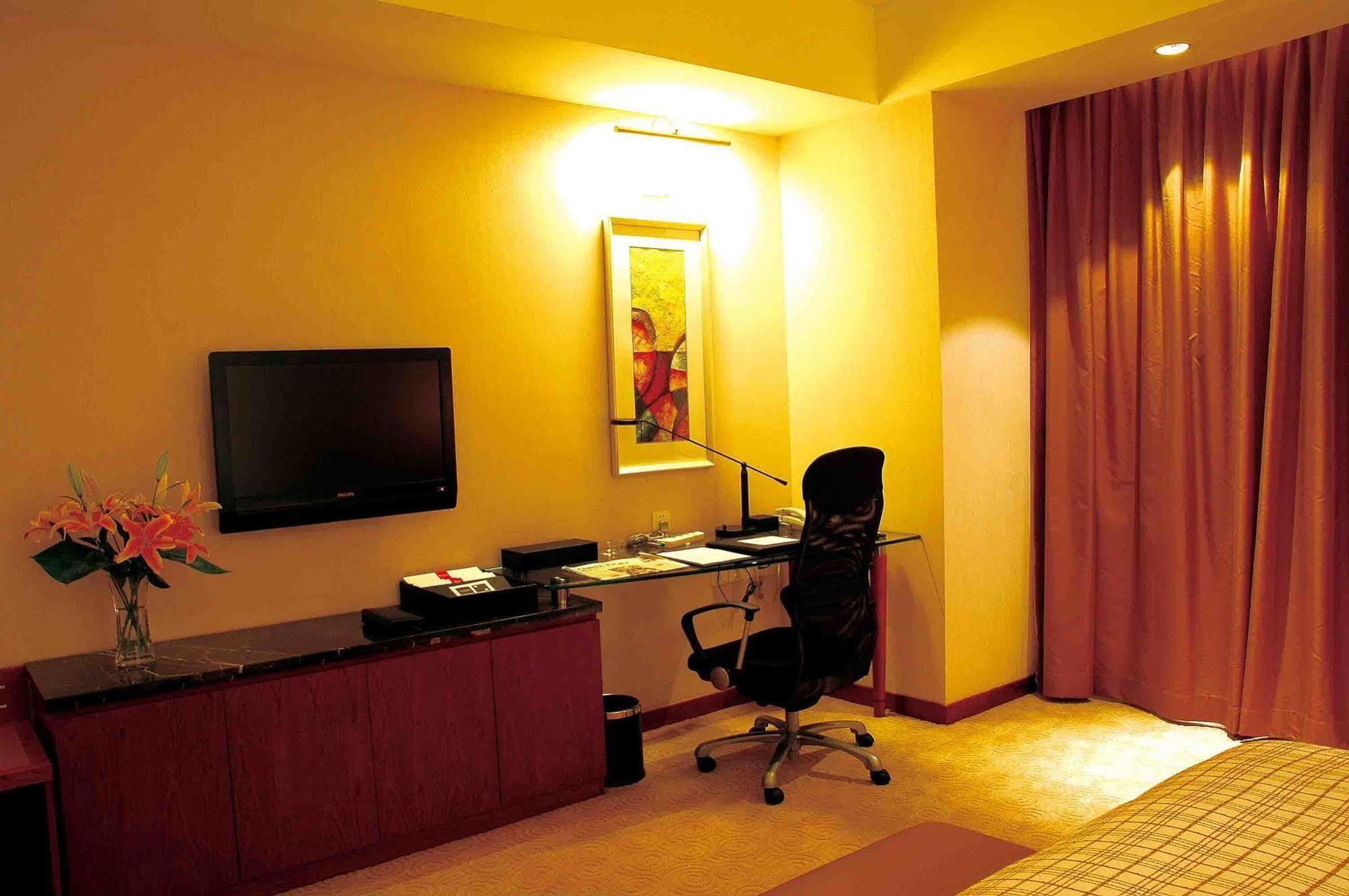 Merryland Traders Hotel Changshu Dış mekan fotoğraf